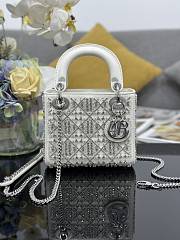 Kitlife Dior Lady Bag Three-panel Embroidery With White Silver And Diamond Beads M0505 17x15x7cm - 1