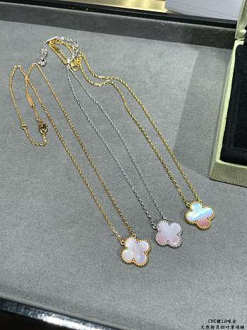 Kitlife Van Cleef & Arpels Necklace Pink in Gold/ Rose Gold / Silver