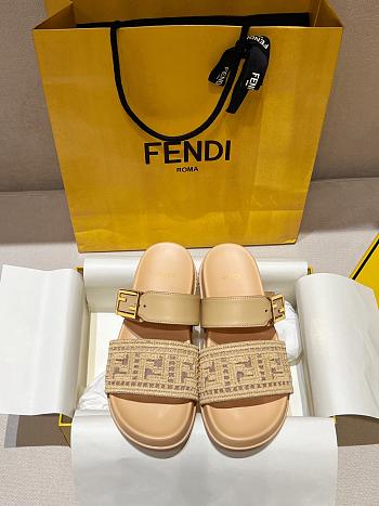 Kitlife Fendi Feel Buckle Woven Slides