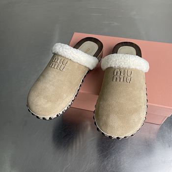 Kitlife Miu Miu Beige Suede Clogs