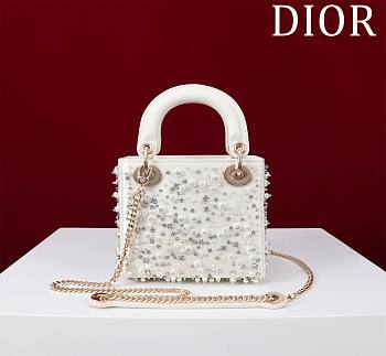 Kitlife Dior Lady Diana Three-Grid Embroidery with Diamonds and Pearls M0505811 17x15x7cm