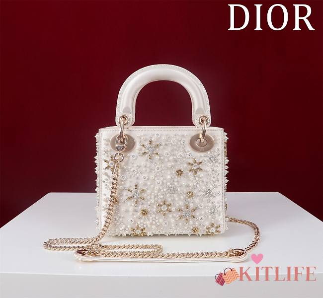 Kitlife Dior Lady Diana Three-Panel Embroidery Snowflake Pearl Bag M0505821 17x15x7cm - 1