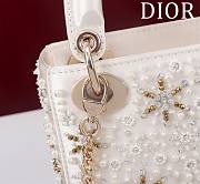 Kitlife Dior Lady Diana Three-Panel Embroidery Snowflake Pearl Bag M0505821 17x15x7cm - 3