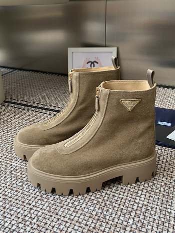 Kitlife Prada 25SS Classic Triangle Logo Slip-on Boots Beige Suede