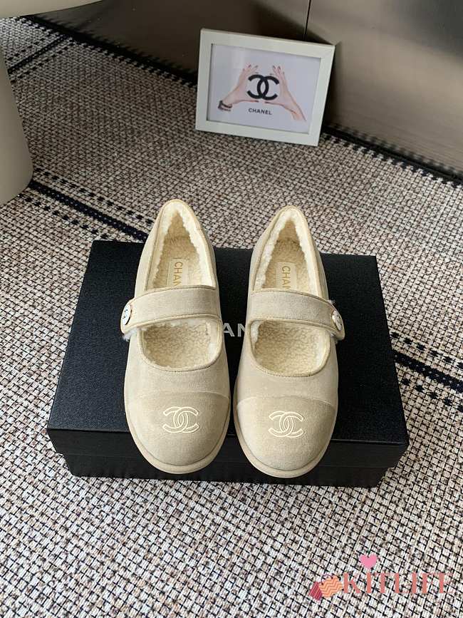 Kitlife Chanel Fur Ballet Flats Shoes Cream Suede - 1