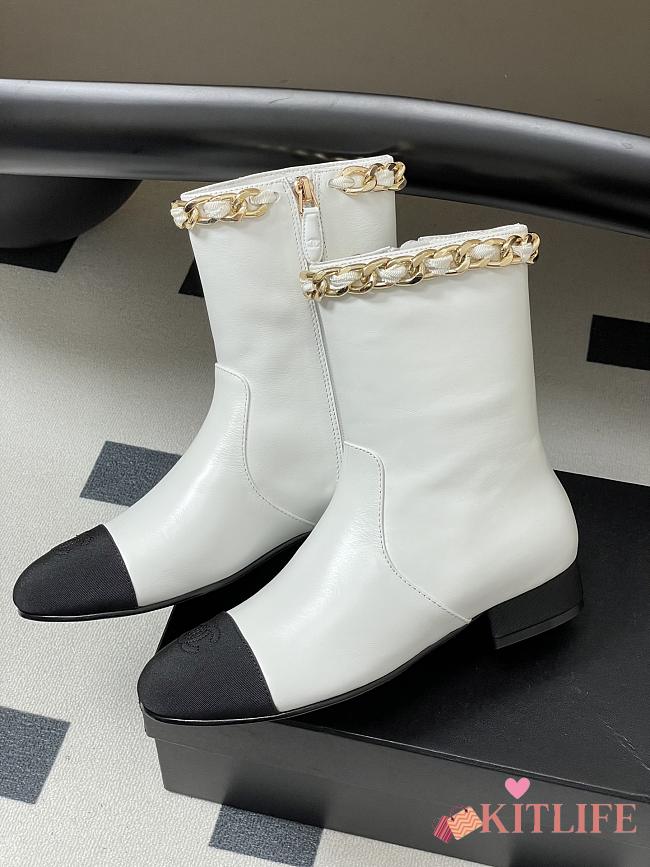 Kitlife Chanel 25B Diamond-Quartzed Chain Ankle Boots in White - 1