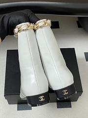Kitlife Chanel 25B Diamond-Quartzed Chain Ankle Boots in White - 5