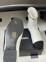 Kitlife Chanel 25B Diamond-Quartzed Chain Ankle Boots in White - 4