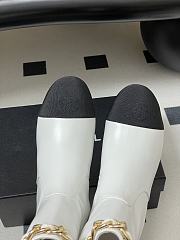 Kitlife Chanel 25B Diamond-Quartzed Chain Ankle Boots in White - 2