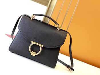 Kitlife Salvatore Ferragamo Margot Medium Black Leather Shoulder Bag 26x20x12cm