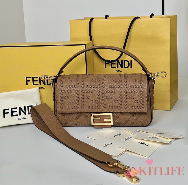 Kitlife Fendi Baguette Cappuccino-coloured Leather Bag With FF Interlacing 27x6x15cm - 1
