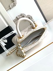 Kitlife Chanel Mini Bowling Bag White Leather AS5572 11.5x20x8.5cm - 6