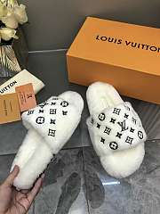 Kitlife Louis Vuitton Wool Slippers White - 3