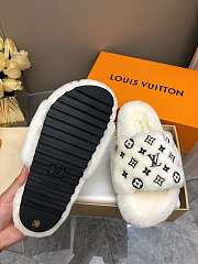 Kitlife Louis Vuitton Wool Slippers White - 2