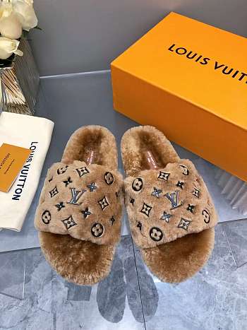 Kitlife Louis Vuitton Wool Slippers Brown