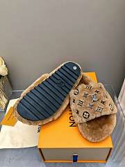 Kitlife Louis Vuitton Wool Slippers Brown - 6