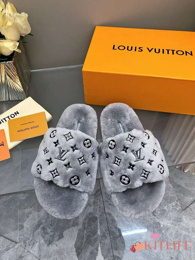 Kitlife Louis Vuitton Wool Slippers Grey - 1