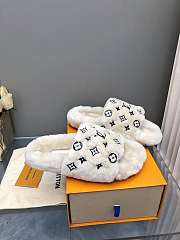 Kitlife Louis Vuitton Wool Slippers Beige - 6