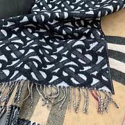 Kitlife Burberry U-shaped Reversible Jacquard Cape Black & Beige - 3