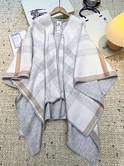 Kitlife Burberry Reversible Jacquard Cape Grey & White - 4