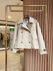 Kitlife Burberry Stand Collar Cotton Gabardine Short Trench Coat Beige - 1