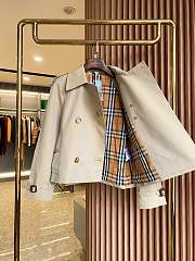 Kitlife Burberry Stand Collar Cotton Gabardine Short Trench Coat Beige - 2