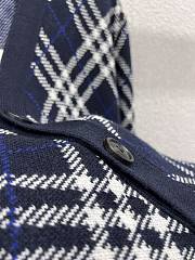 Kitlife Burberry 25FW Twill Check Wool Blend V-Neck Knit Cardigan Dark Blue  - 2