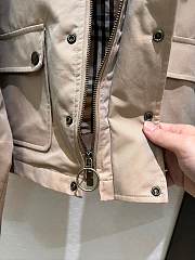 Kitlife Burberry Cropped Beige Coat With Corduroy Collar Neutrals - 5