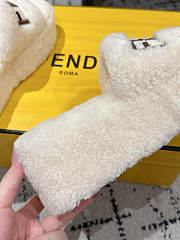 Kitlife Fendi 25 Thick-soled Furry Slides White - 6