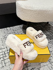Kitlife Fendi 25 Thick-soled Furry Slides White - 4