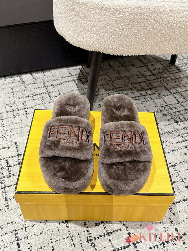 Kitlife Fendi 25 Thick-soled Furry Slides Taupe Brown - 1