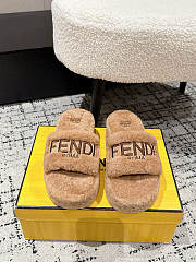 Kitlife Fendi 25 Thick-soled Furry Slides Beige - 1