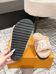 Kitlife Louis Vuitton 25 Paseo Flat Comfort Mules Beige - 5