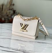 Kitlife Louis Vuitton Twist Lock Braided Chain Bag Cream M50332 19x15x9cm - 1