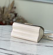 Kitlife Louis Vuitton Twist Lock Braided Chain Bag Cream M50332 19x15x9cm - 5