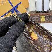 Kitlife Louis Vuitton LiLy Woc Monogram Brown Bag M82509 20.5×10×3.5cm - 2