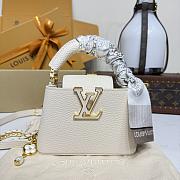 Kitlife Louis Vuitton Capucines Nano Bag Cream M25611 16.3x11x6.5cm - 1