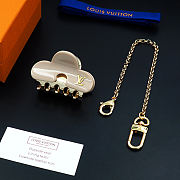 Kitlife Louis Vuitton Beige Metal Hair Clip - 1