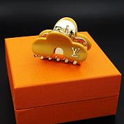 Kitlife Louis Vuitton Yellow Metal Hair Clip - 3