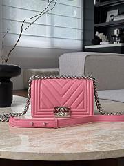 Kitlife Chanel Leboy Pink Chervon Bag 12x20.5x8.5cm  - 1