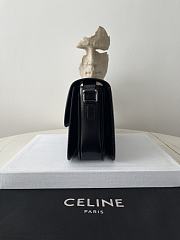 Kitlife Celine Classic Triomphe Bag in Black Calfskin With Silver Buckle 187363 22x16.5x7cm - 3