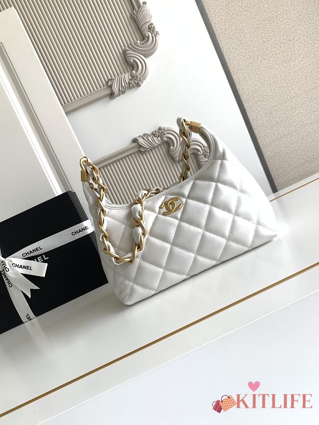 Kitlife Chanel 25 Hobo Bag in White Lambskin AS4912 24x26x9.5cm - 1