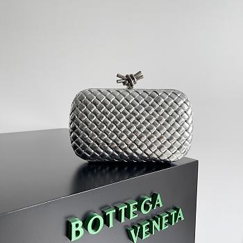 Kitlife Bottega Veneta Knot Clutch Silver 717622 20.5x6x12.5cm 