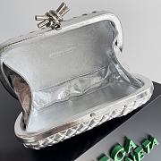 Kitlife Bottega Veneta Knot Clutch Silver 717622 20.5x6x12.5cm  - 5
