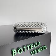 Kitlife Bottega Veneta Knot Clutch Silver 717622 20.5x6x12.5cm  - 3