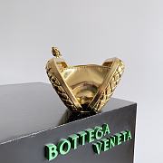 Kitlife Bottega Veneta Knot Clutch Gold 717622 20.5x6x12.5cm - 6