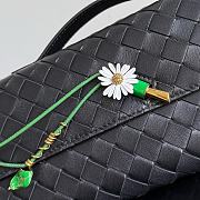 Kitlife Bottega Veneta Andiamo Clutch Black With Daisy Flower Closure 836810 31x13x3cm - 2