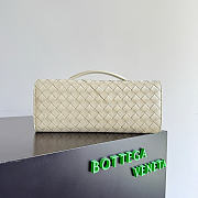 Kitlife Bottega Veneta Andiamo Clutch Cream With Daisy Flower Closure 836810 31x13x3cm  - 4