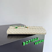 Kitlife Bottega Veneta Andiamo Clutch Cream With Daisy Flower Closure 836810 31x13x3cm  - 3