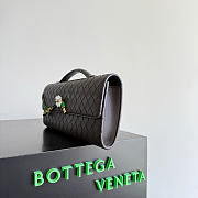 Kitlife Bottega Veneta Andiamo Clutch Dark Brown With Daisy Flower Closure 836810 31x13x3cm - 4